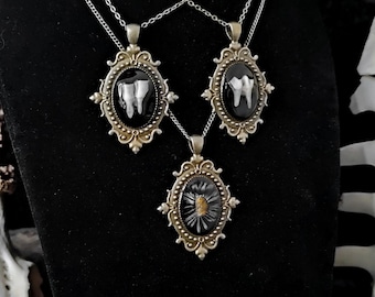 Cameo Zahn Halskette // Vintage Halskette, Naturschmuck, Knochenschmuck, Knochen Halskette, Gothic Halskette, Resin Schmuck, Resin Art