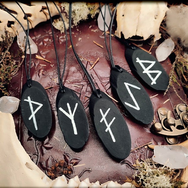 Holz Runen Talisman Ketten // Naturschmuck, Holzschmuck, Hexenkette, Keltische Kette, Wikinger Halskette, Runen Kette, Nordisches Symbol