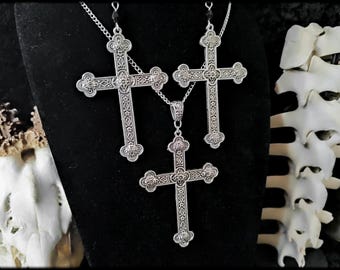 Kruzifix Schmuckset in 2 Farben // Kreuz Halskette, Kreuz Ohrringe, Okkulte Ohrringe, Gothic Halskette, Gothic Ohrringe, Religiöser Schmuck