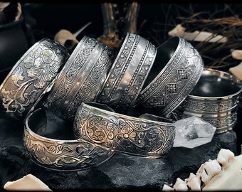 Etched Gypsy Silver Bangle // Vintage jewelry, arm jewelry, bracelet, Aztec jewelry, Berber jewelry, hippie jewelry, boho, indie, arm cuff