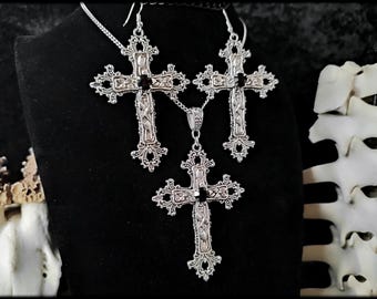 Kruzifix Schmuckset in 2 Farben // Kreuz Halskette, Kreuz Ohrringe, Okkulte Ohrringe, Gothic Halskette, Gothic Ohrringe, Religiöser Schmuck