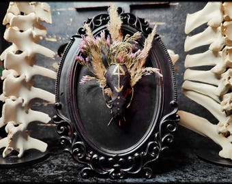 Occult ceramic wall art with marten skull // Ceramic picture frame, Gothic wall decoration, taxidermy decoration, animal skull, mystery