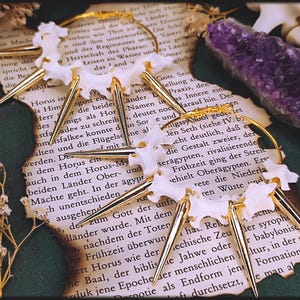 Bone earrings with spikes // natural jewelry, bone jewelry, bone earrings, witch jewelry, witch earrings, gothic jewelry, gothic earrings