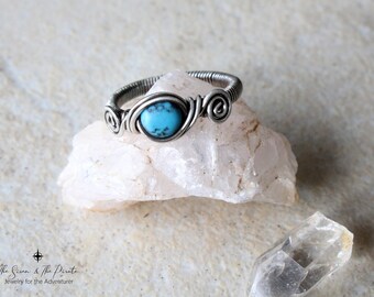 White Moonstone Ring Handmade wire woven ring Antiqued copper wire Beatiful shimmer Ornate wire woven ring Smooth oval gemstone Size 7