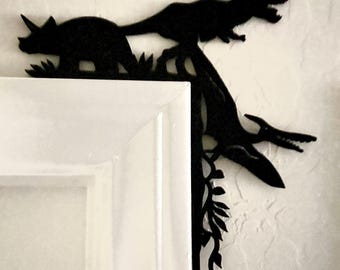 Dinosaur-Themed Corner Door Frame – Prehistoric Home Décor for Kids & Dino Lovers