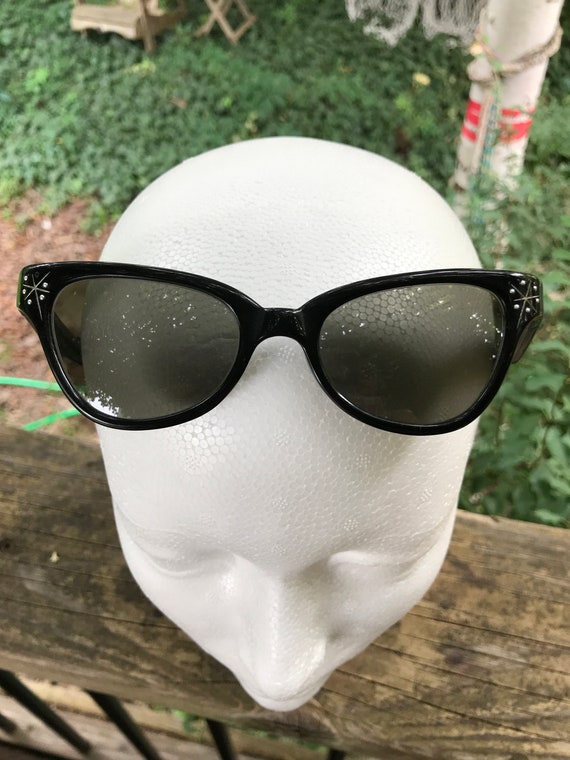 Vintage 1950s American Optical Cat-Eye sunglasses - image 8