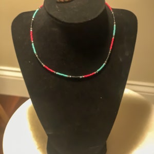 Conjunto de colar turquesa, coral e ônix