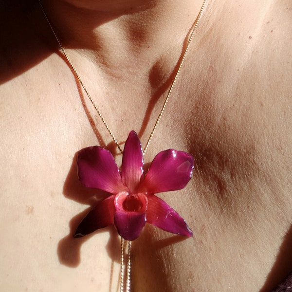 100% Authentic Orchid in resin & 24 carats plated chain