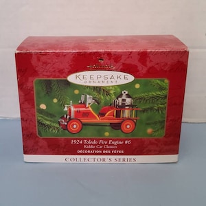 Hallmark Keepsake Ornament 1924 Toledo Fire Engine #6