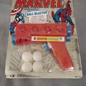 Super heroes ball blaster