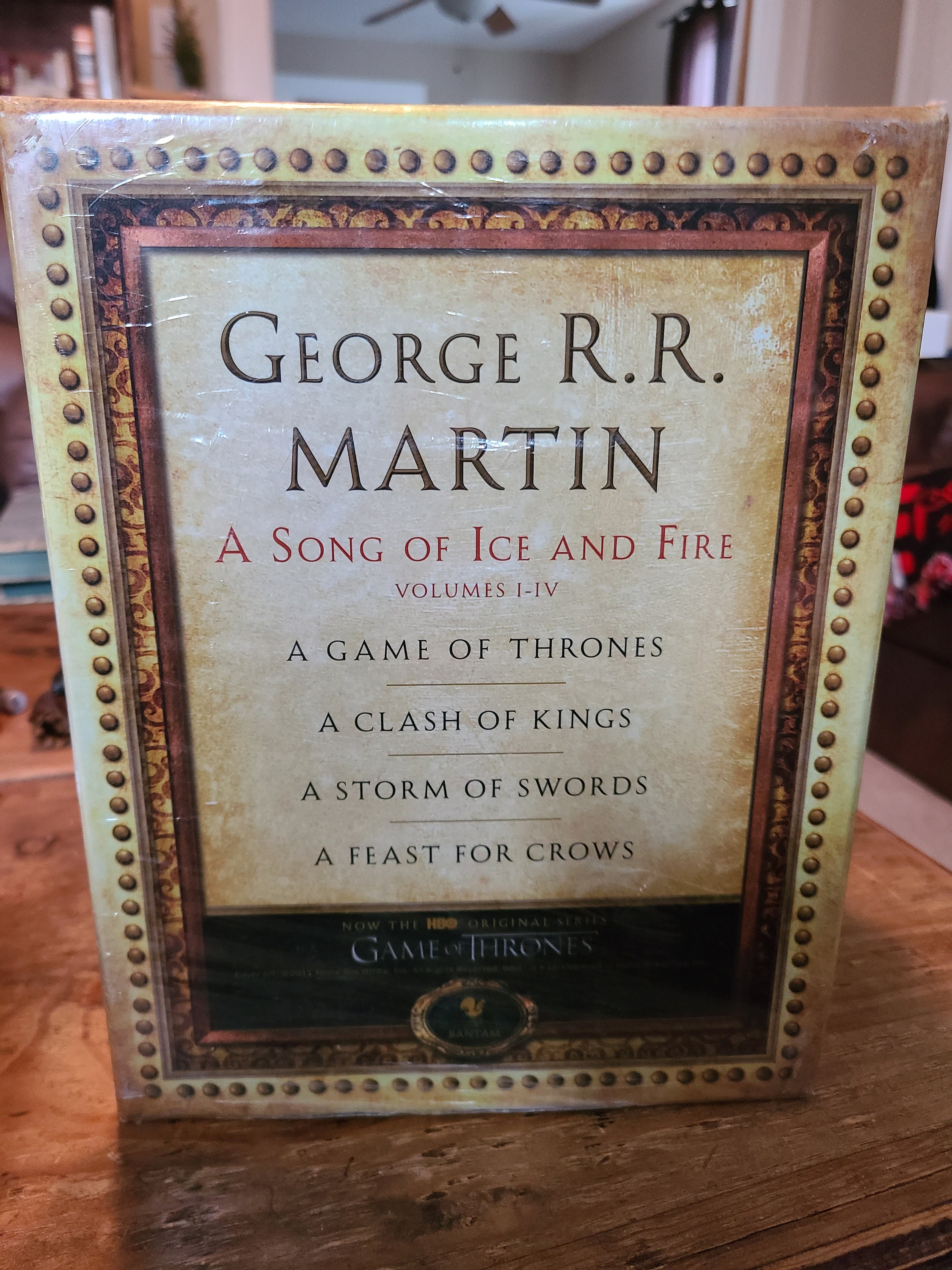 George RR Martin's A Game of Thrones 5-Book Boxed Set (Song of Ice and Fire  Series): A Game of Thrones, A Clash of Kings, A Storm of Swords, A  A