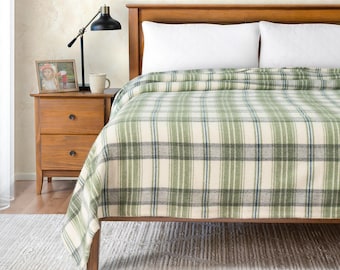 Poyet Motte Tahoe Plaid 450GSM Heavyweight Wool Blend Blanket, Full/Queen Size, Olive