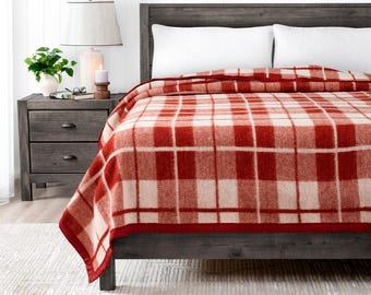Poyet Motte Rivoli Oversized 400GSM Medium weight 100% Wool Blanket, Twin Size, Red/Natural – Made In France