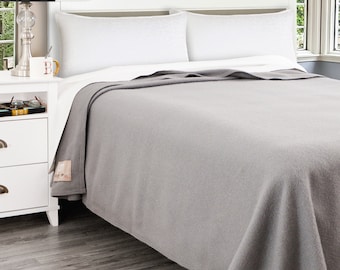 Poyet Motte Antibes Oversized 350GSM Lightweight 100% Wool Blanket, King Size, Light Grey – Made In France