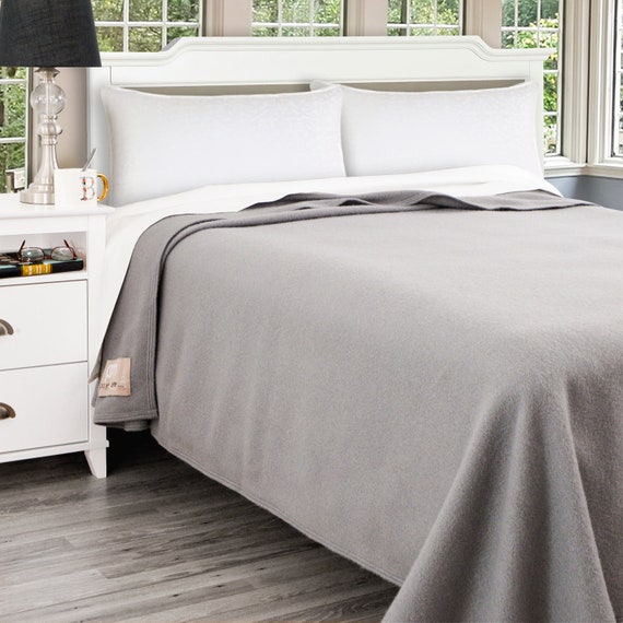 Poyet Motte Antibes Oversized 350GSM Lightweight 100% Wool Blanket