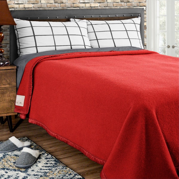 Poyet Motte Rivoli Oversized 400GSM Medium weight 100% Wool Blanket, King Size, Red – Made In France