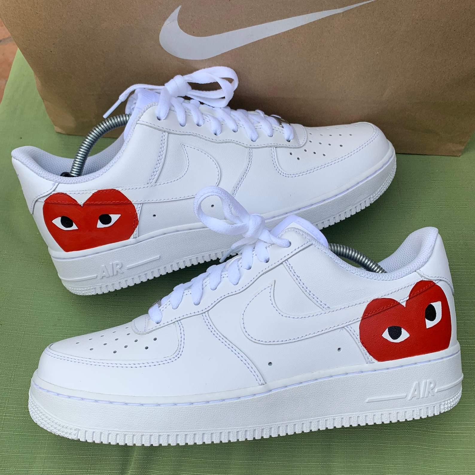 Найк с сердечками. Nike Air Force 1 CDG. Nike Air Force CDG. Найк АИР Форс 1 лов. CDG Air Force 1.