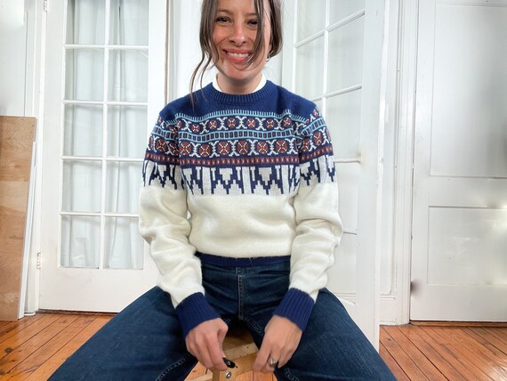 blue and white ski sweater - image 4