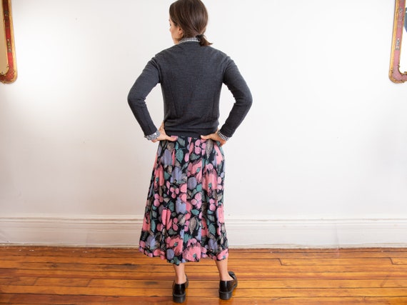 sketched floral print stitched pleat midi skirt - image 6