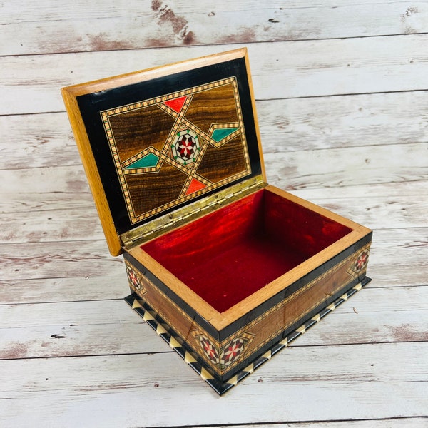 Moroccan wooden jewelry box mother of pear inlay - Middle Eastern mosaic - trinket box - keepsakes - jewelry storage Gift