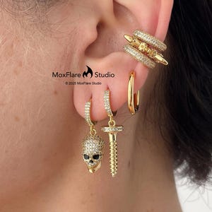 Boucles d'oreilles en or Boucles d'oreilles clous Boucles d'oreilles créoles Huggie Boucles d'oreilles matérielles Cadeau pour maman Cadeau d'anniversaire Bijoux gothiques pour femme Boucles d'oreilles diamant