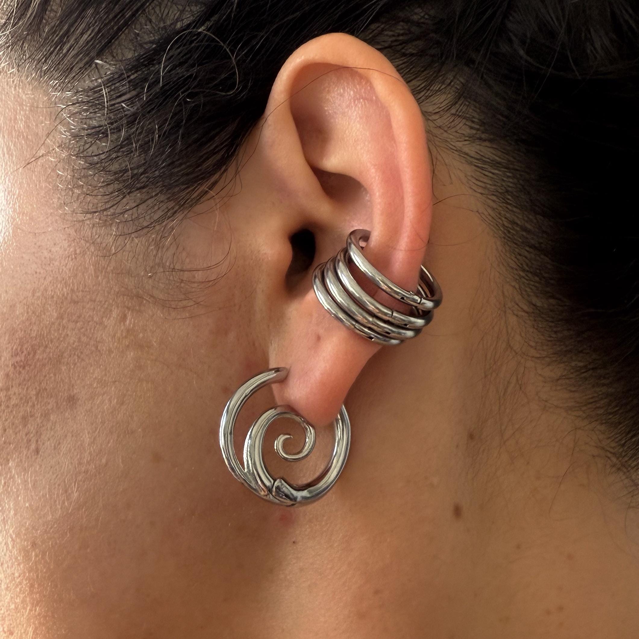 【美品】TOGA VIRILIS Motif pierced earrings Future Present - TOGA VIRILIS | Stone Motif Ear Accessories