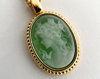 Cameo Necklace, Gold Necklace, Agate Necklace, Vintage jewelry, Cameo Pendant, Vintage Necklace, Vintage jewelry, Victorian necklace, Gift