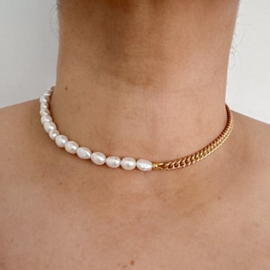 ゴールドネックレスパールネックレスチェーンパールチョーカー、淡水パールネックレス、カーブチェーンネックレス、ブラックパールネックレス、彼女へのギフト