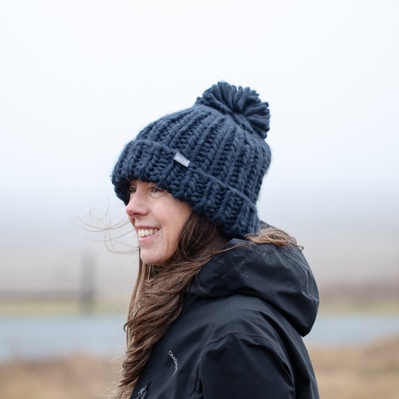 ladies navy pom pom hat