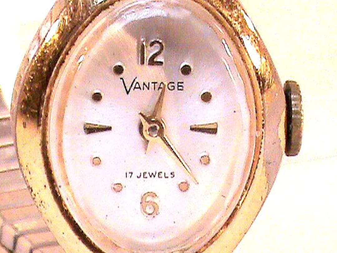 Vintage Women display picture 2