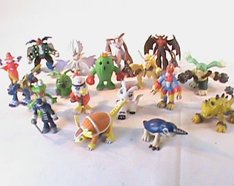 17-Vintage H-T 00 Bandai POKEMON Figures