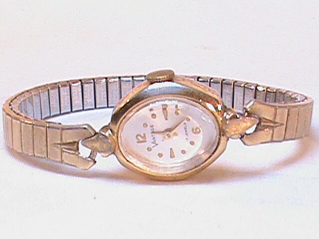 Vintage Women s VANTAGE 17 Jewel Watch for Repair Needs Battery for Parts Etsy Australia