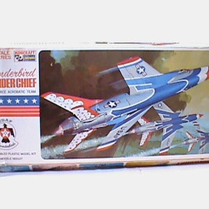 Vintage MINICRAFT HASEGAWA Thunderbird Thunderchief  1/72 Scale Series Model Plane