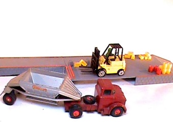 Walther HO Scale Loading Platform With 1960's Matchbox King Size No. K-4 Fruehauf Hopper By Lesney