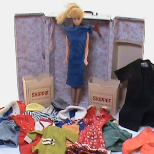 Vintage Original 1960s BARBIE In Good Condition Made In Japan With Rare SKIPPER Case With Clothes In Good Condition