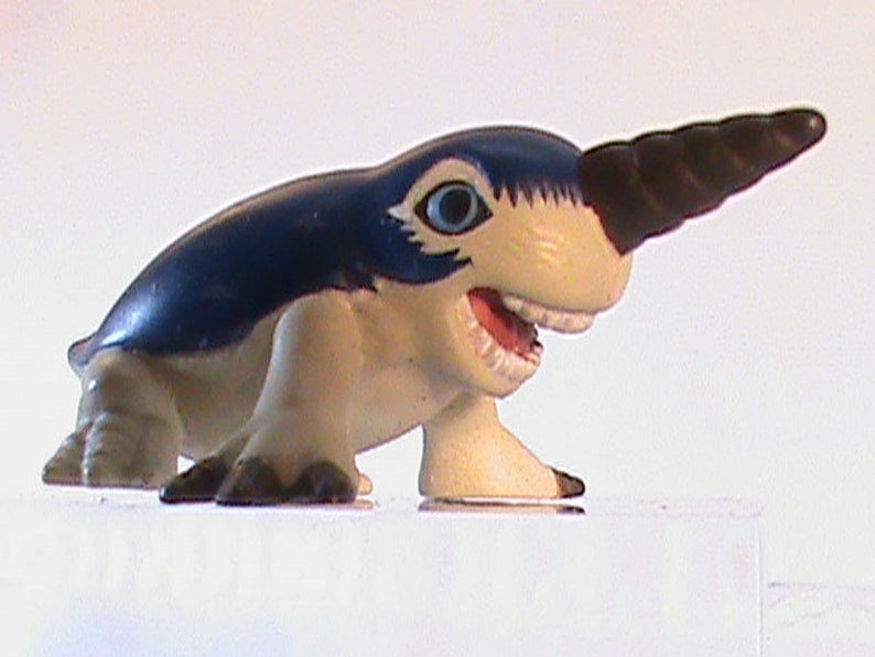 3 Vintage H-T 00 Bandai POKEMON Figurines