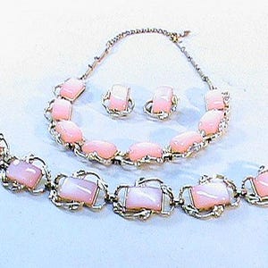 Vintage Pink CORO Set 7 1/2 Inch Bracelet Clip On Earrings 8 Inch Necklace