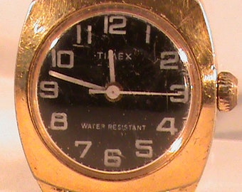 Vintage Women&#39;s TIMEX Watch Water Resistant Working