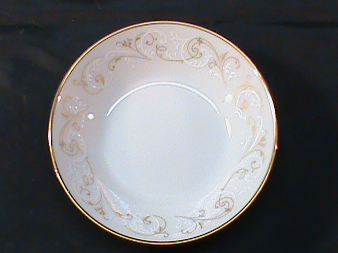 Vintage NORITAKE Duetto 6610 Gold Trim Bone White China 5 1/2 Inch