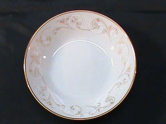Vintage NORITAKE Duetto 6610 Gold Trim Bone White China 5 1/2 Inch