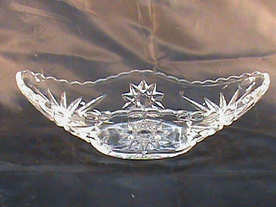 A Heavy Vintage Pressed Glass Round Vanity Candy Bowl Dish