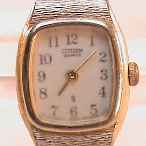 Vintage Women&#39;s CITIZENS Quartz Watch 3220 S25317 SMW 3024217 Need Battery