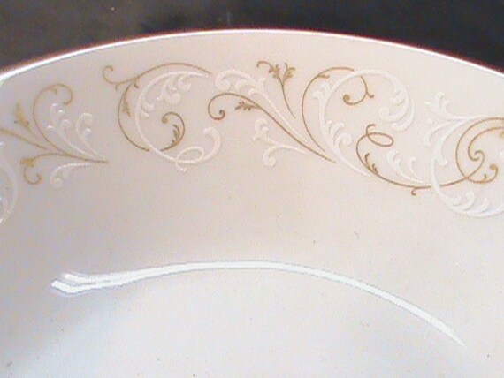 Vintage NORITAKE Duetto 6610 Gold Trim Bone White China 7 1/2 Inch