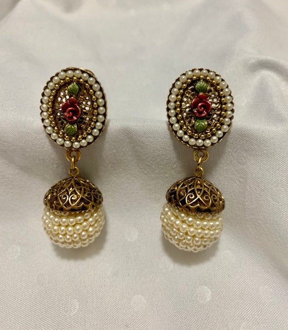 Pearl drop earrings - image 4