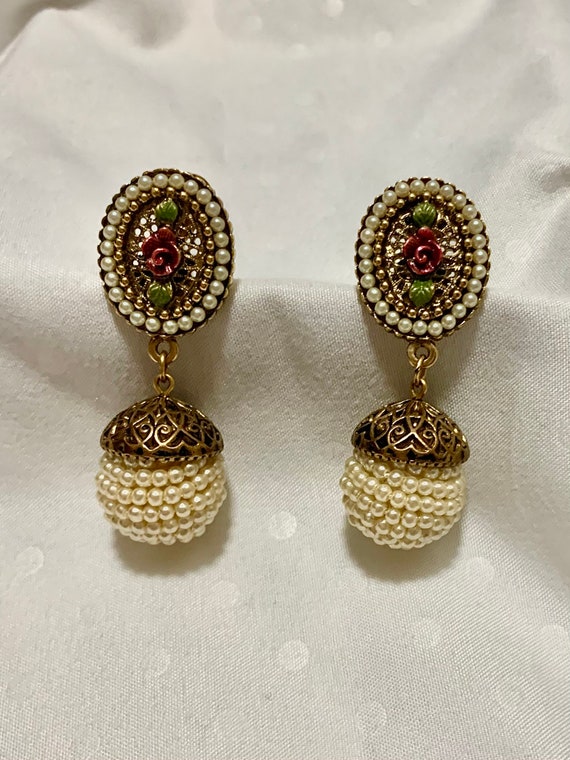 Pearl drop earrings - image 5