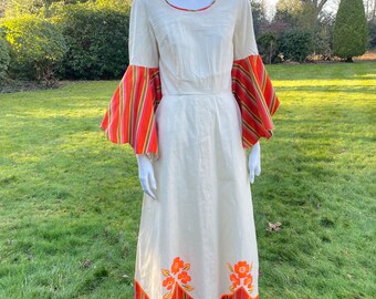 Vintage 1970s Rare Telas Tlaquepaque Mexico hand made maxi Cotton Dress Hand Embroidered flowers petal cut bell sleeves Sz S