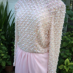 1980s Vintage Victoria Royal Blush rosa lange Maxi-Formales Kleid für besondere Anlässe Kleid mit baumelnden Perlen Sz 14 L sexy schwebend