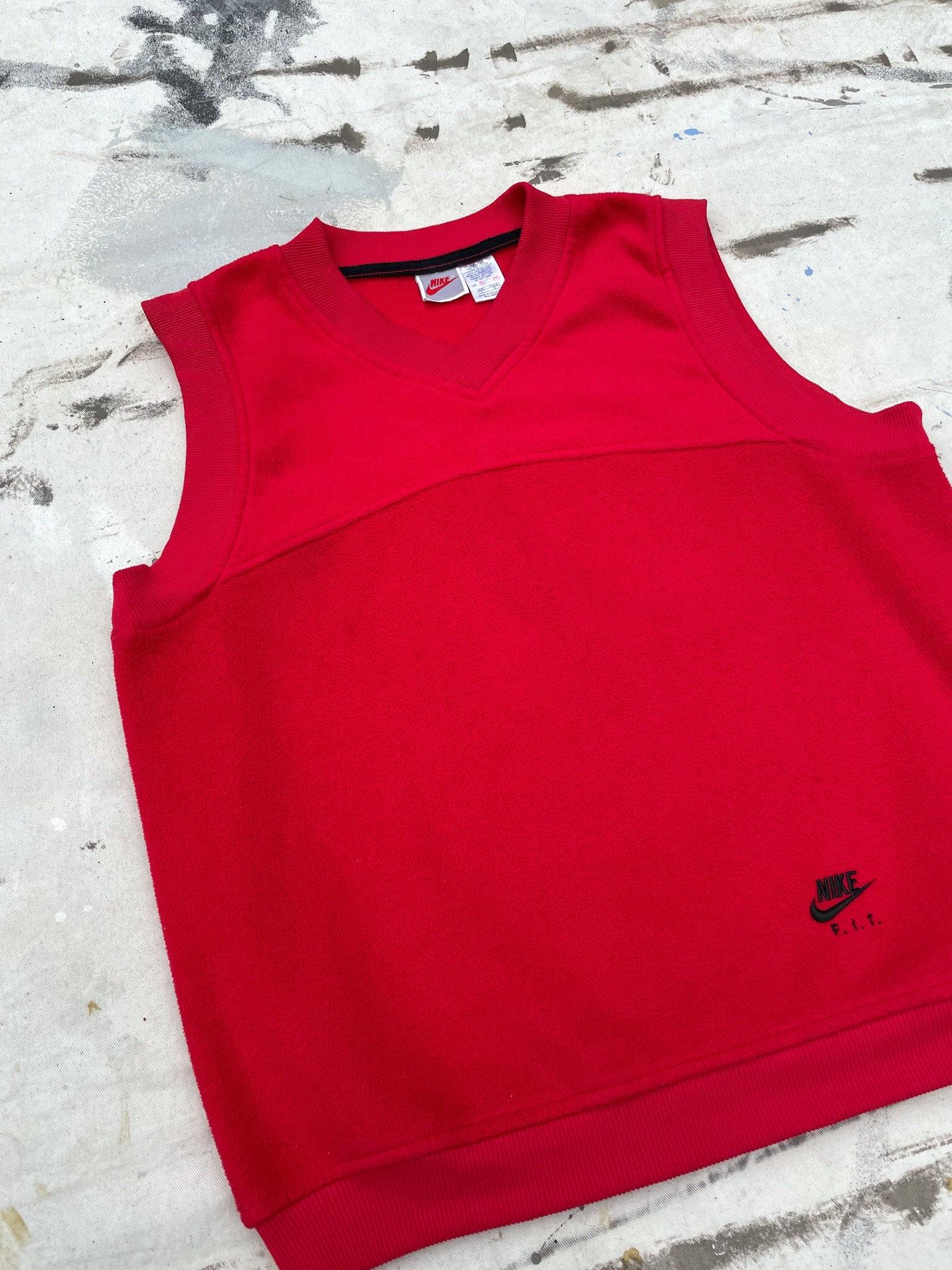 Nike gym vintage lightweight sleeveless best sale jumper