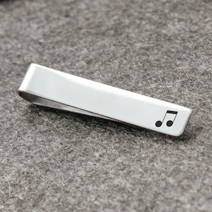 Music tie bar Gift for musician Engraved jewellery Personalized jewelry Musical note Music jewelry Music note tie clip Men jewelry Custom