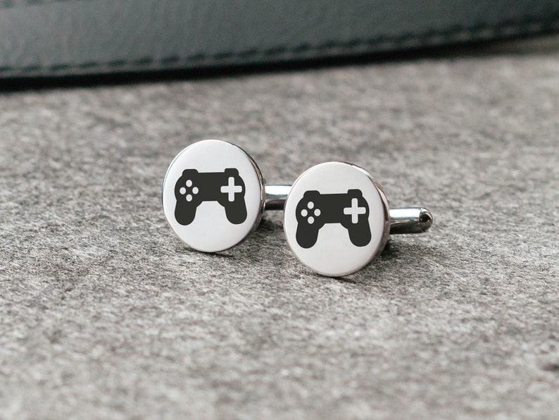 Engraved gamepad cuff links Game controller Gamepad jewelry Video games cufflinks Gamer cuff links Gift for geek Gamer gift Tie clip Tie bar